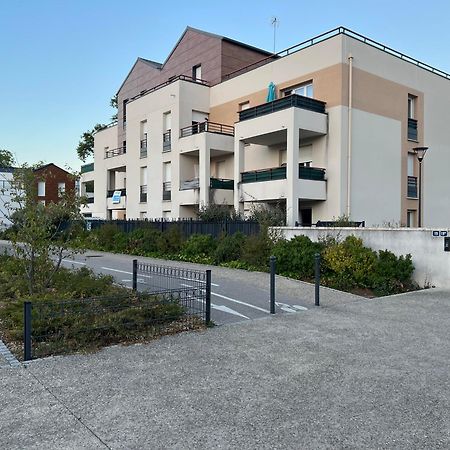 Appartement rez de chaussée avec parking privé Orléans Esterno foto