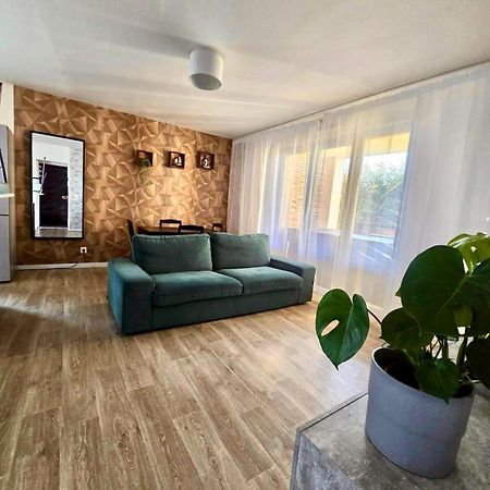 Appartement rez de chaussée avec parking privé Orléans Esterno foto