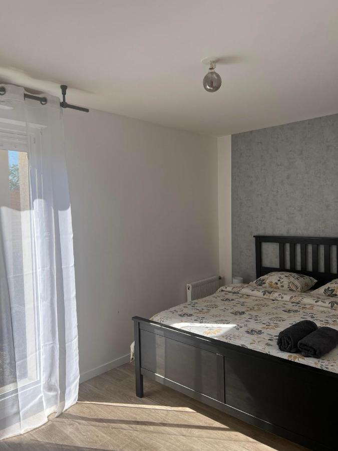 Appartement rez de chaussée avec parking privé Orléans Esterno foto