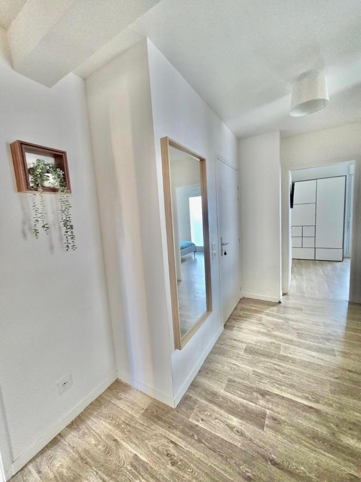 Appartement rez de chaussée avec parking privé Orléans Esterno foto