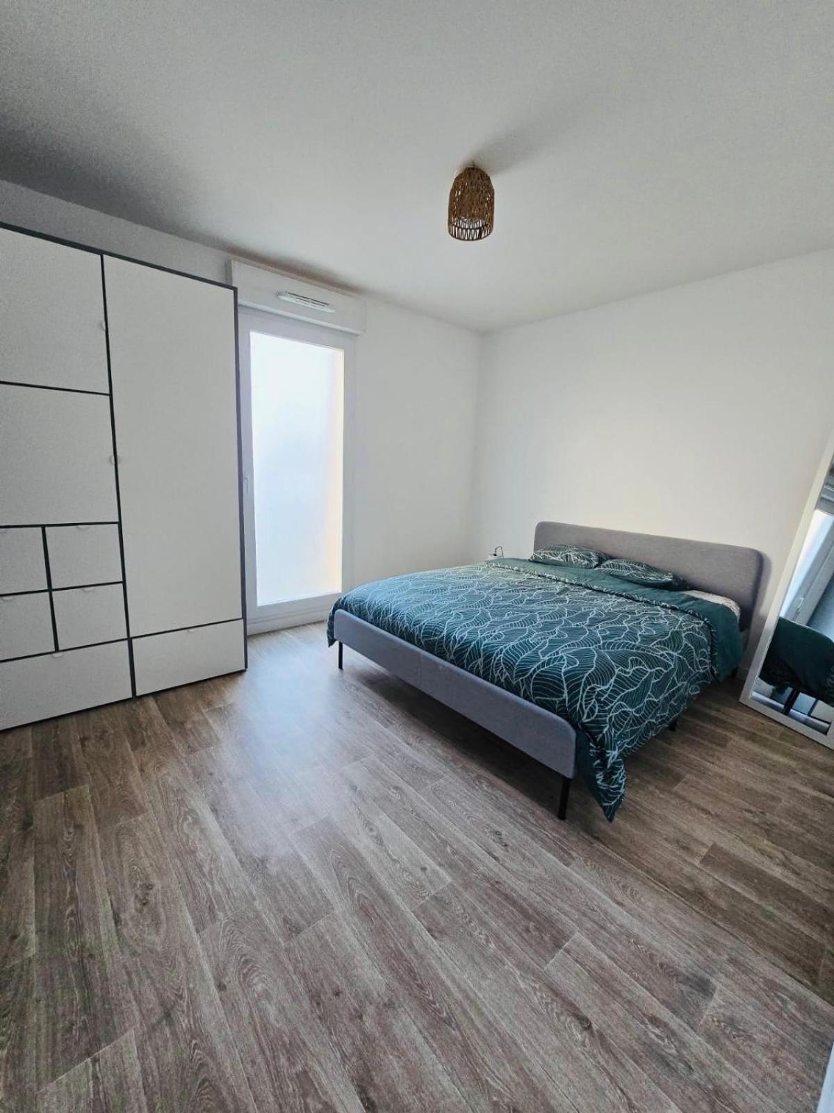 Appartement rez de chaussée avec parking privé Orléans Esterno foto