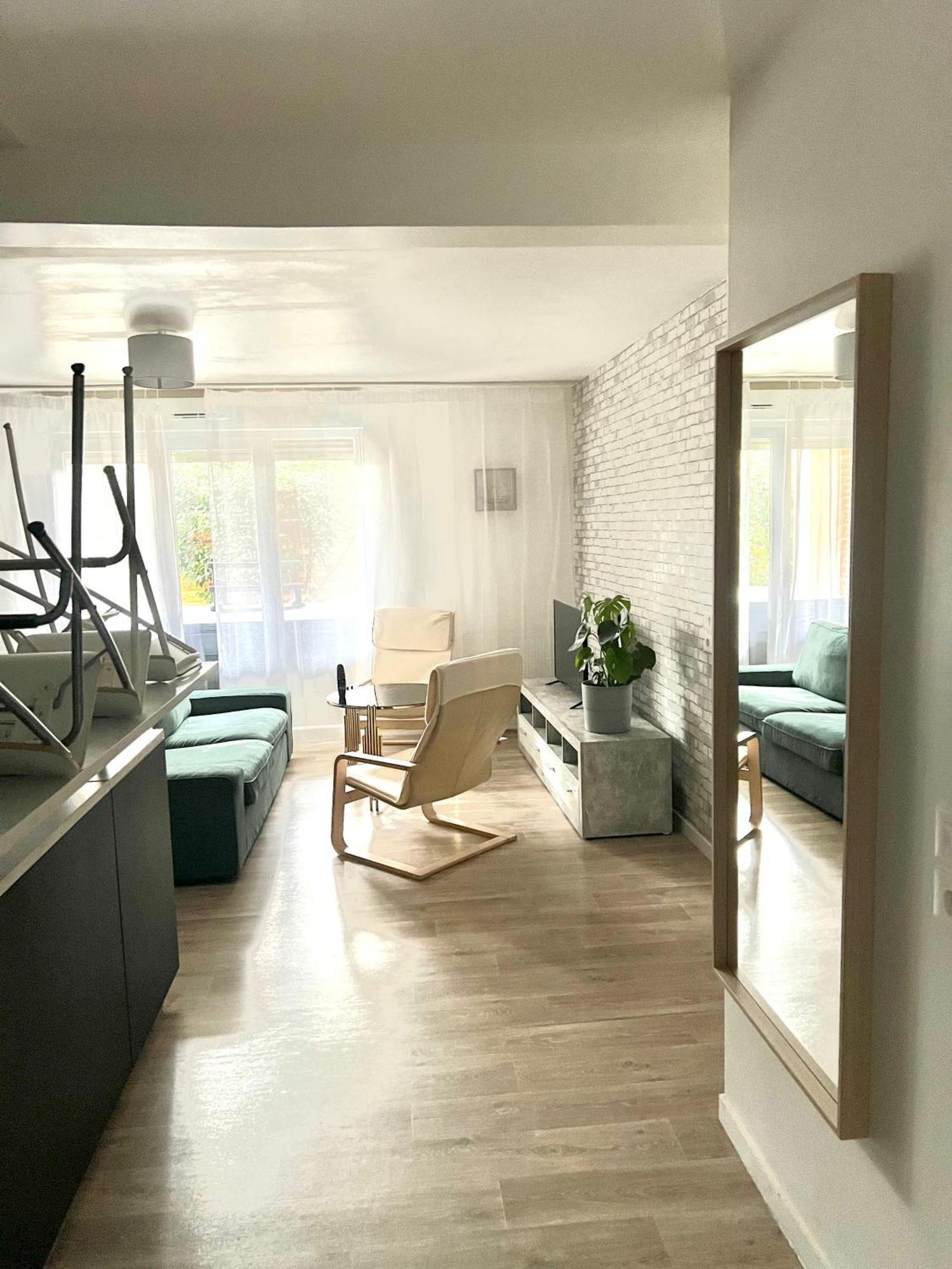 Appartement rez de chaussée avec parking privé Orléans Esterno foto